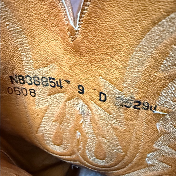 Lucchese 1883 Western Boots in Tan color - Picture 8 of 10